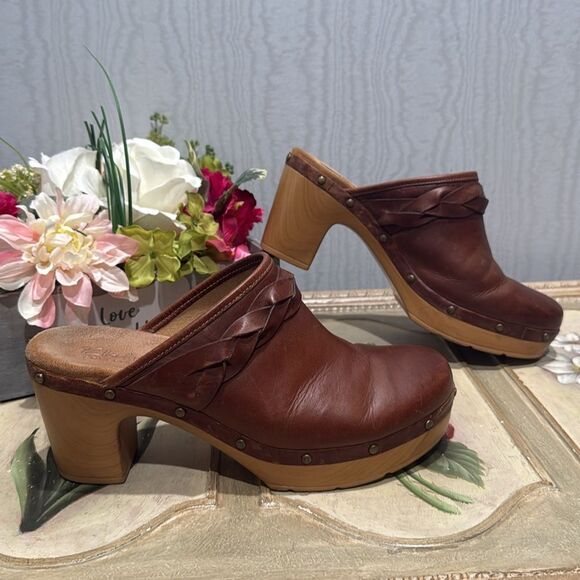 Clarks Artisan Ledella Meg Studded Leather Braided Platform Clogs Sz 9 - Picture 1 of 12